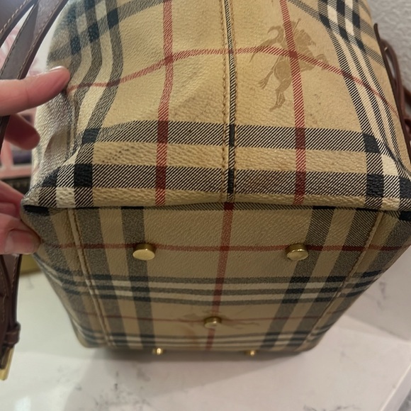 Burberry EUC Drawstring Bucket Crossbody - Picture 8 of 17